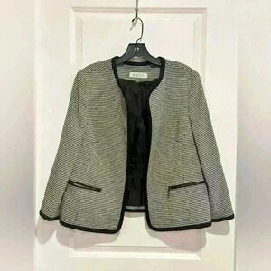 Size 16 Kasper Black & White Blazer